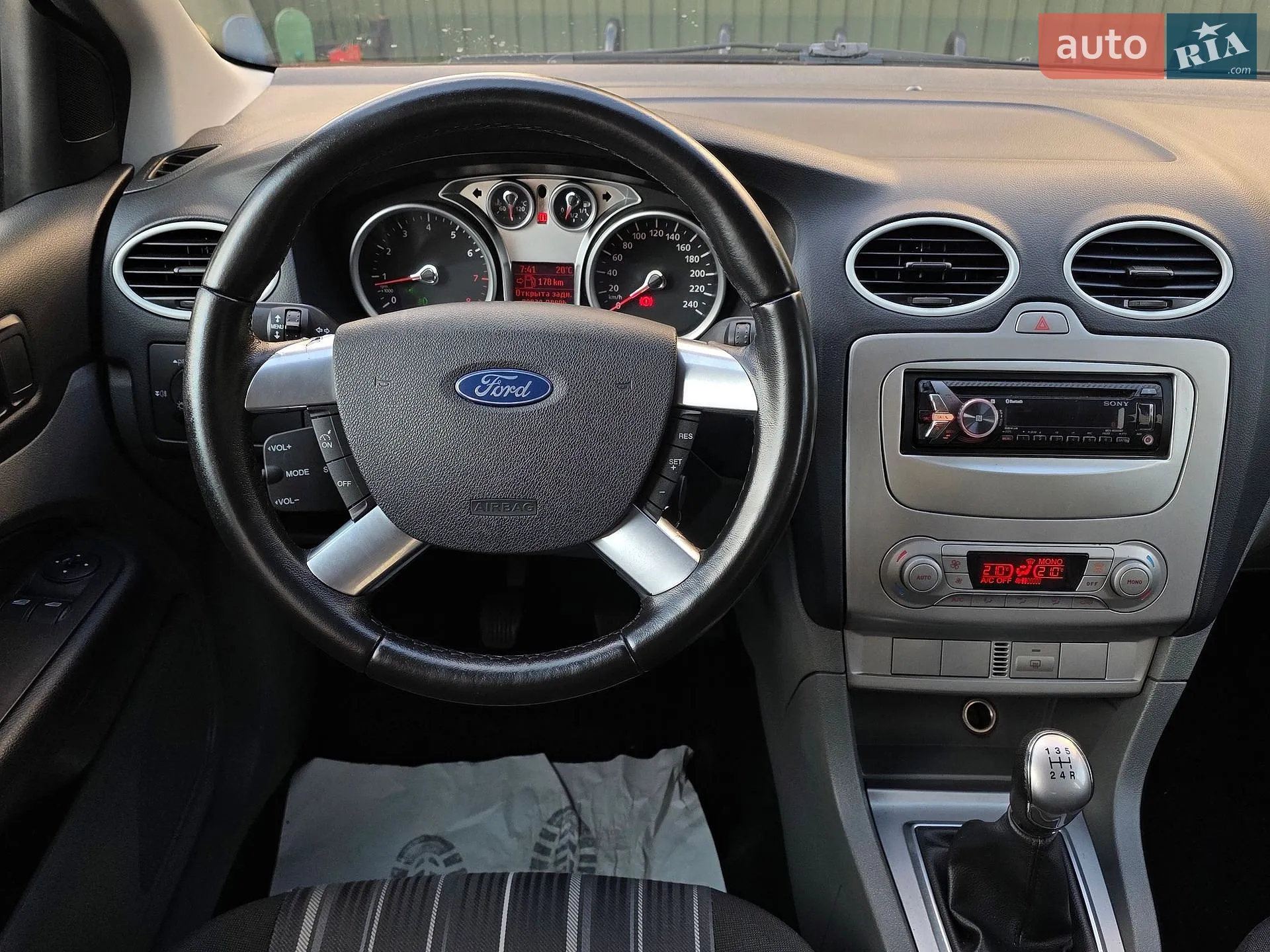 2010 Ford Focus - мініатюра 30