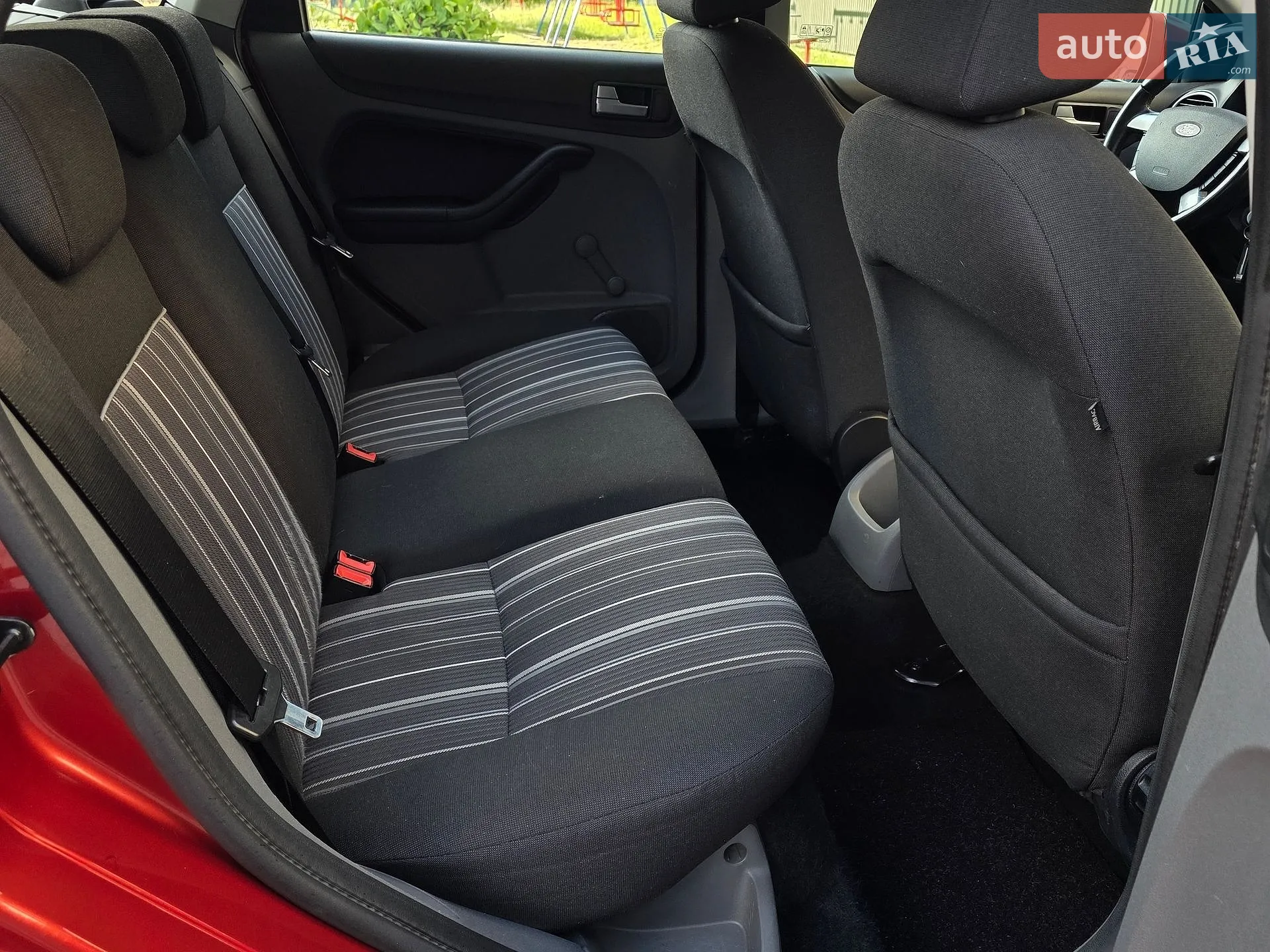 2010 Ford Focus - мініатюра 33