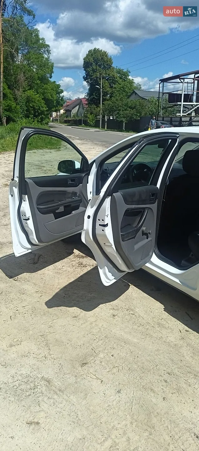 2011 Ford Focus - мініатюра 5