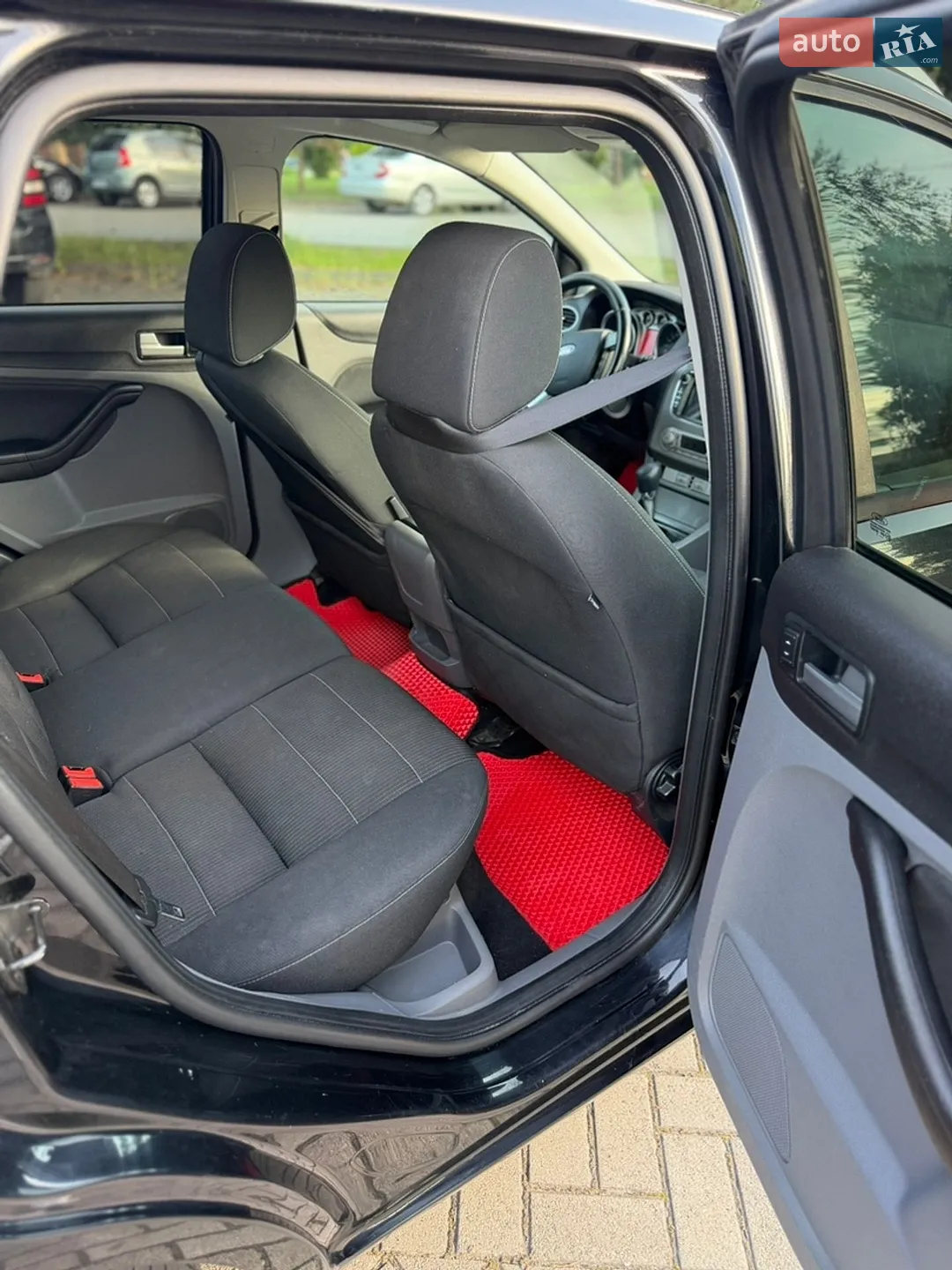 2010 Ford Focus - мініатюра 19