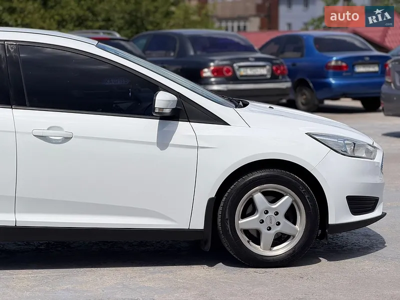 Ford Focus 2015 VIN WF05XXGCC5FK41363 фото оголошення 10 з 58