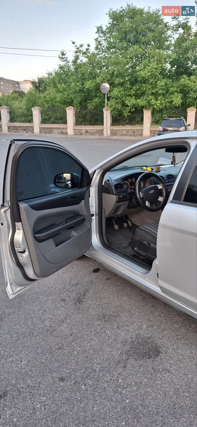 2011 Ford Focus - мініатюра 12
