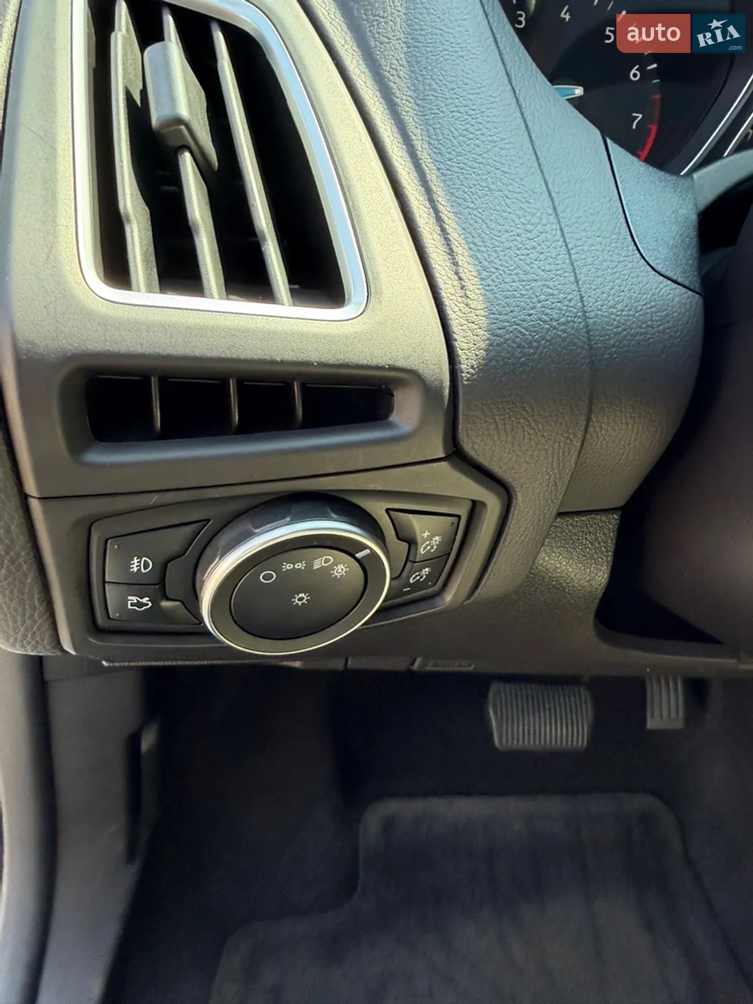 2015 Ford Focus - мініатюра 16