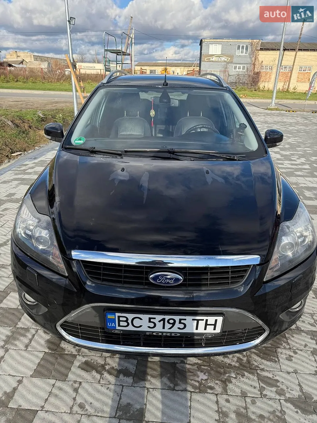 2010 Ford Focus - мініатюра 2