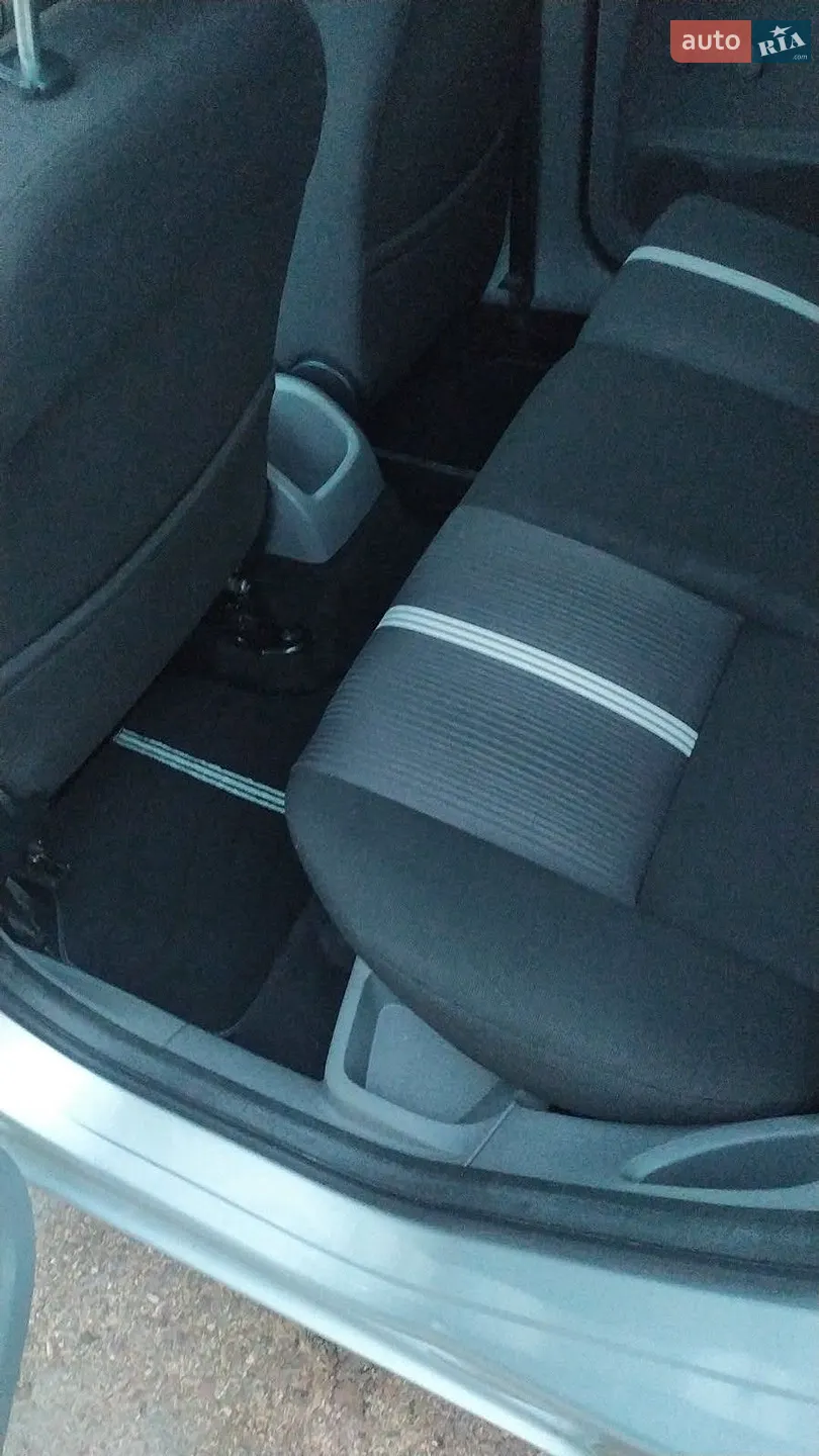 2010 Ford Focus - мініатюра 5