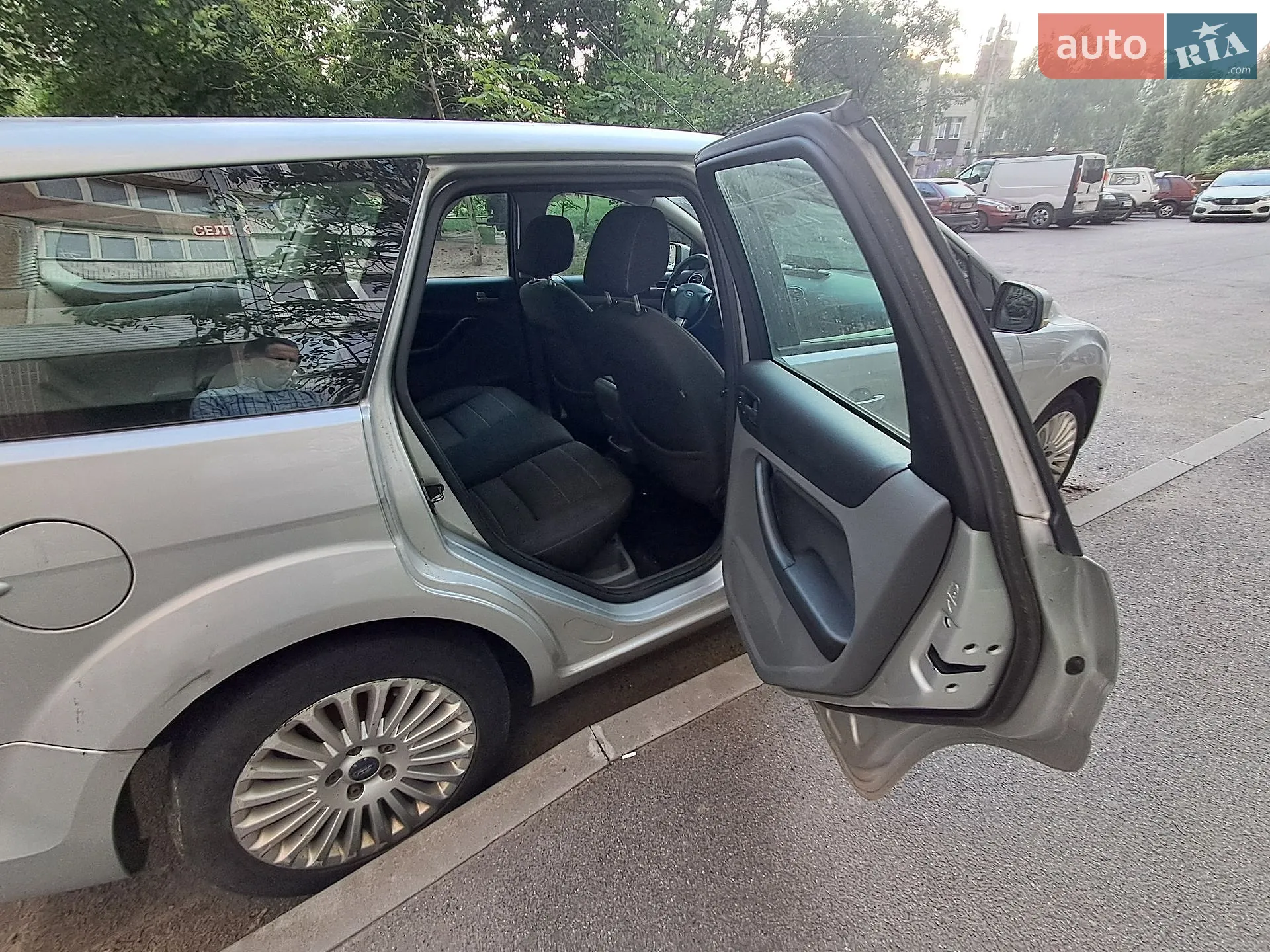2010 Ford Focus - мініатюра 20