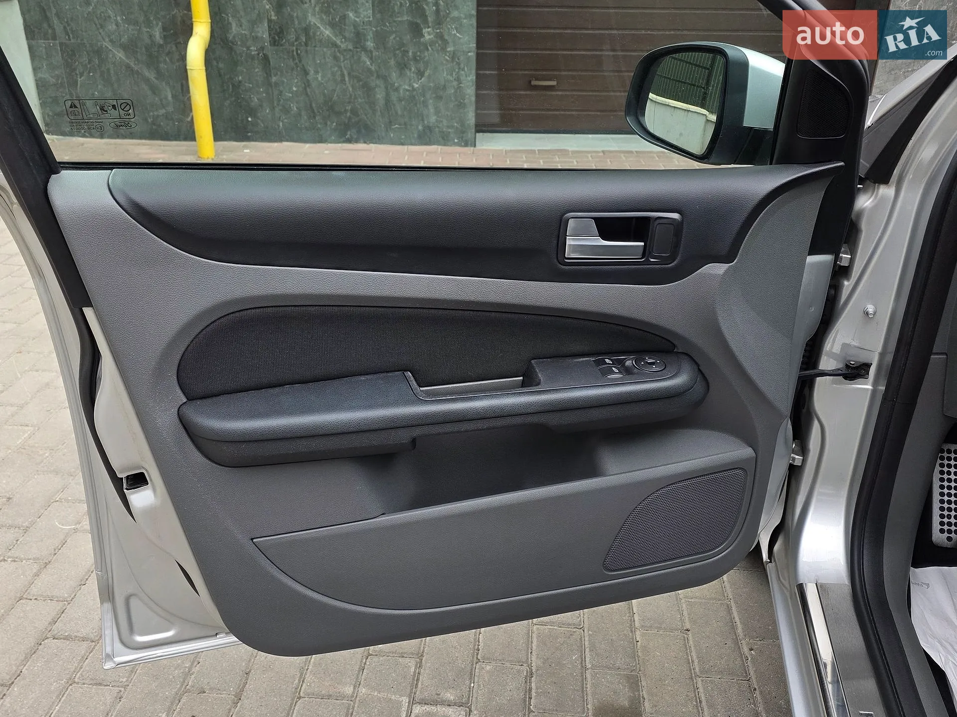2010 Ford Focus - мініатюра 22