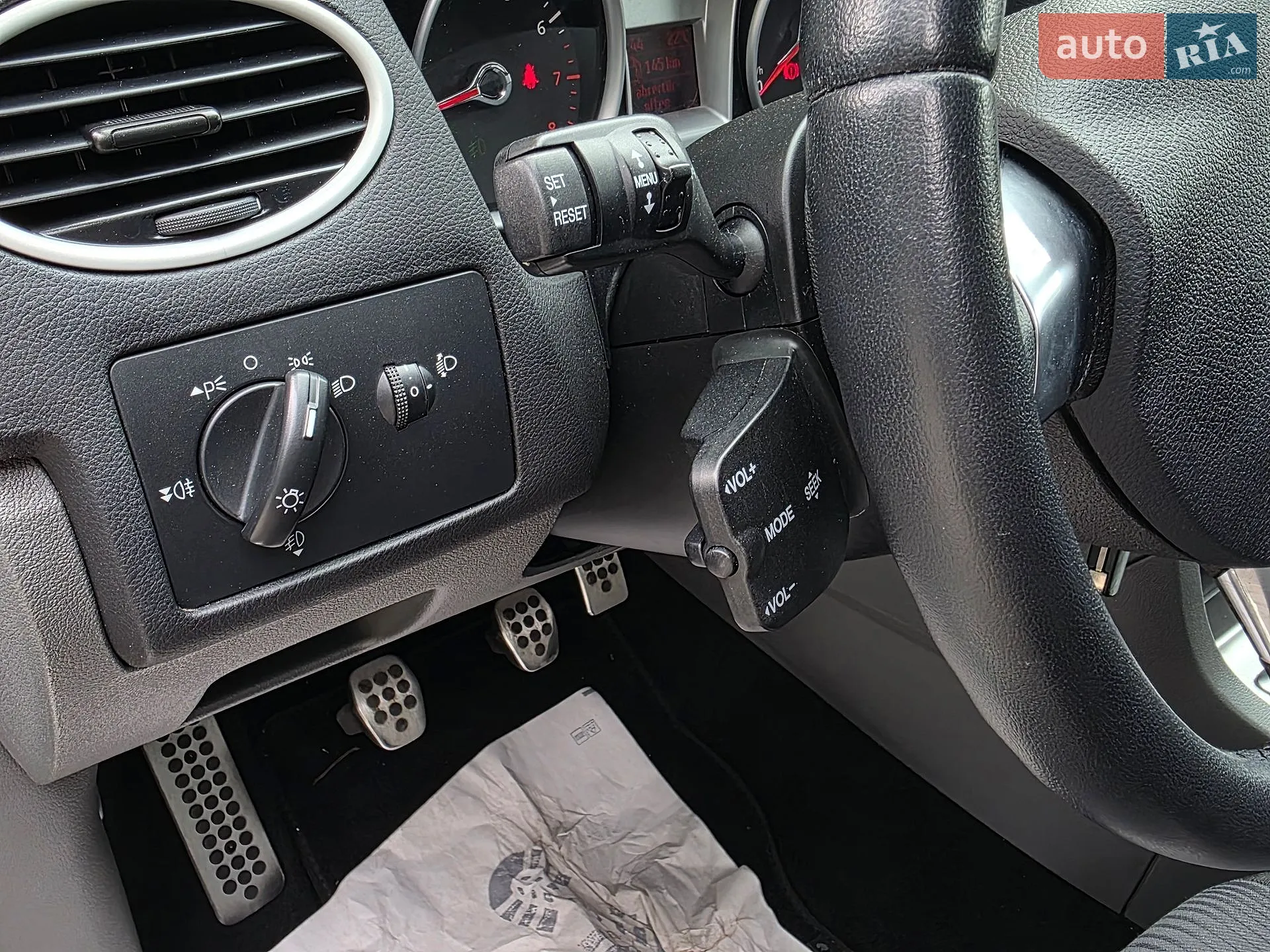 2010 Ford Focus - мініатюра 27