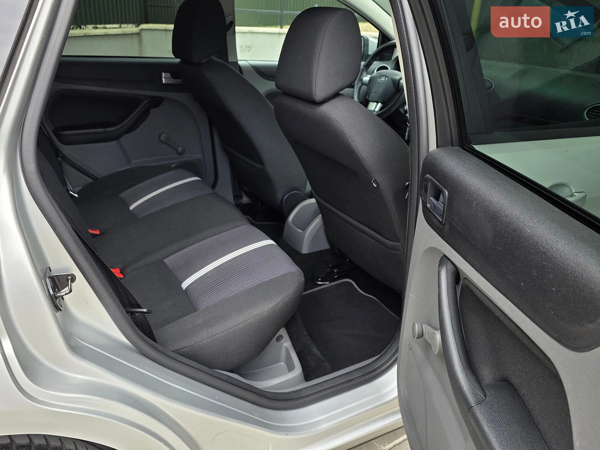 2010 Ford Focus - мініатюра 33