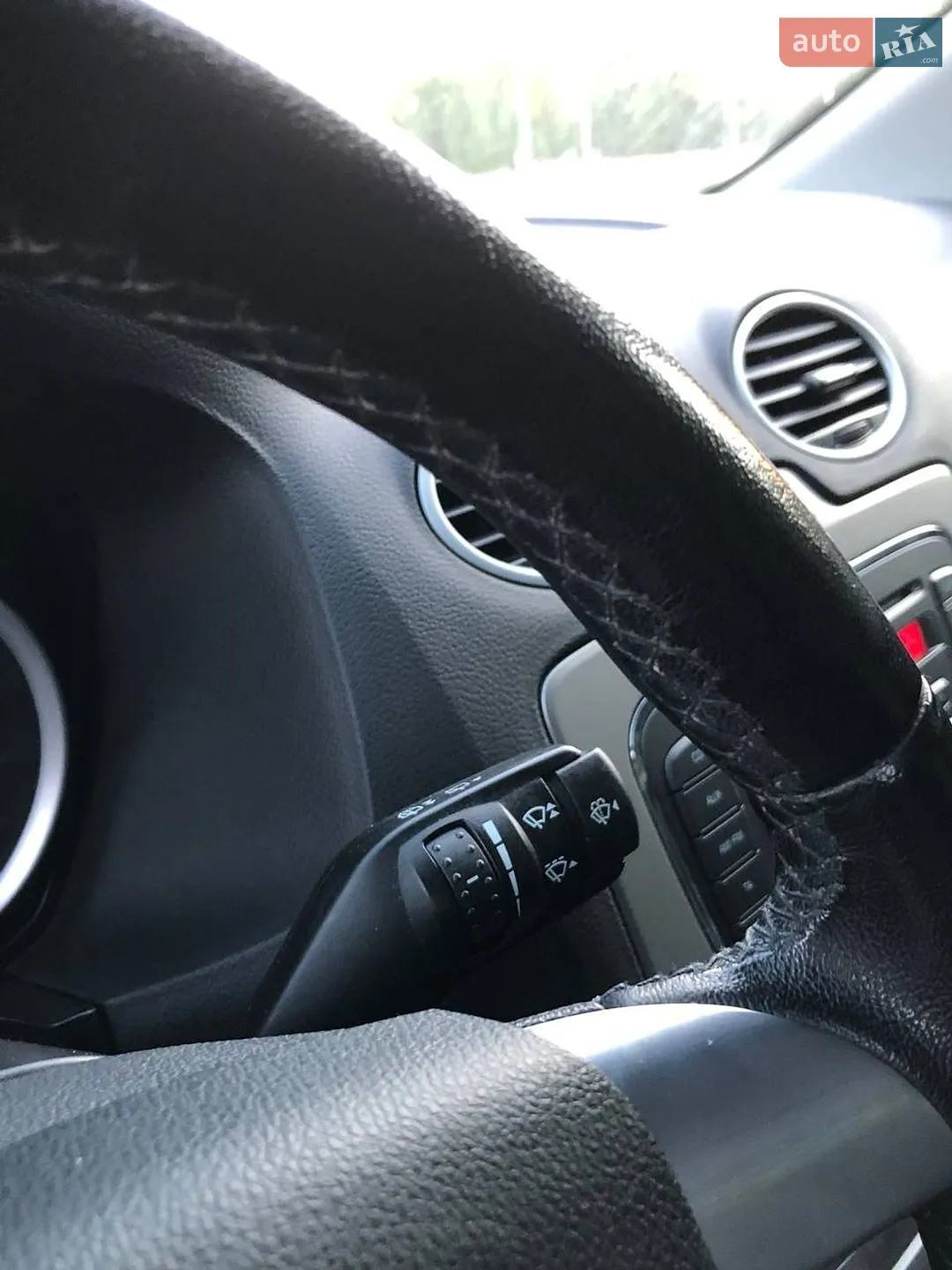 2010 Ford Focus - мініатюра 27