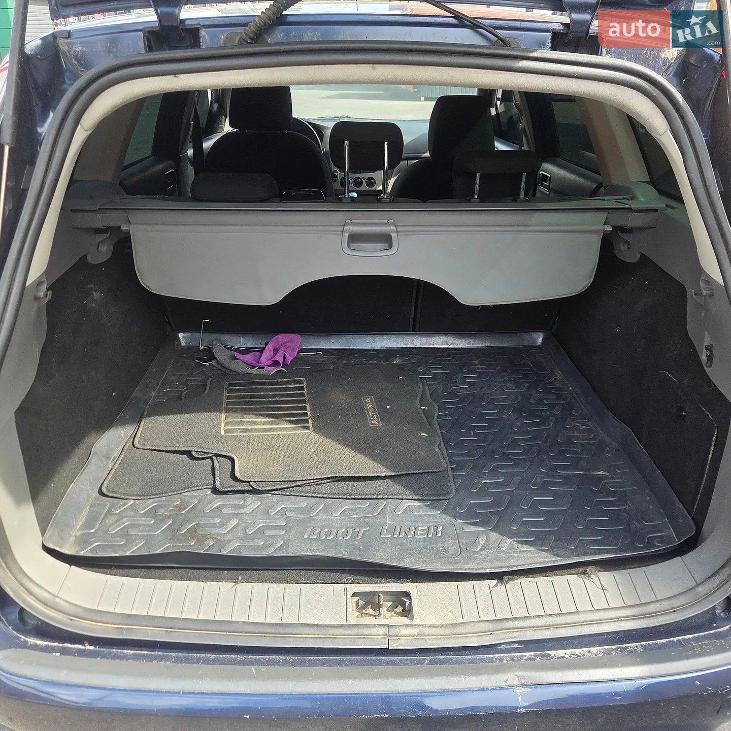 2010 Ford Focus - мініатюра 9