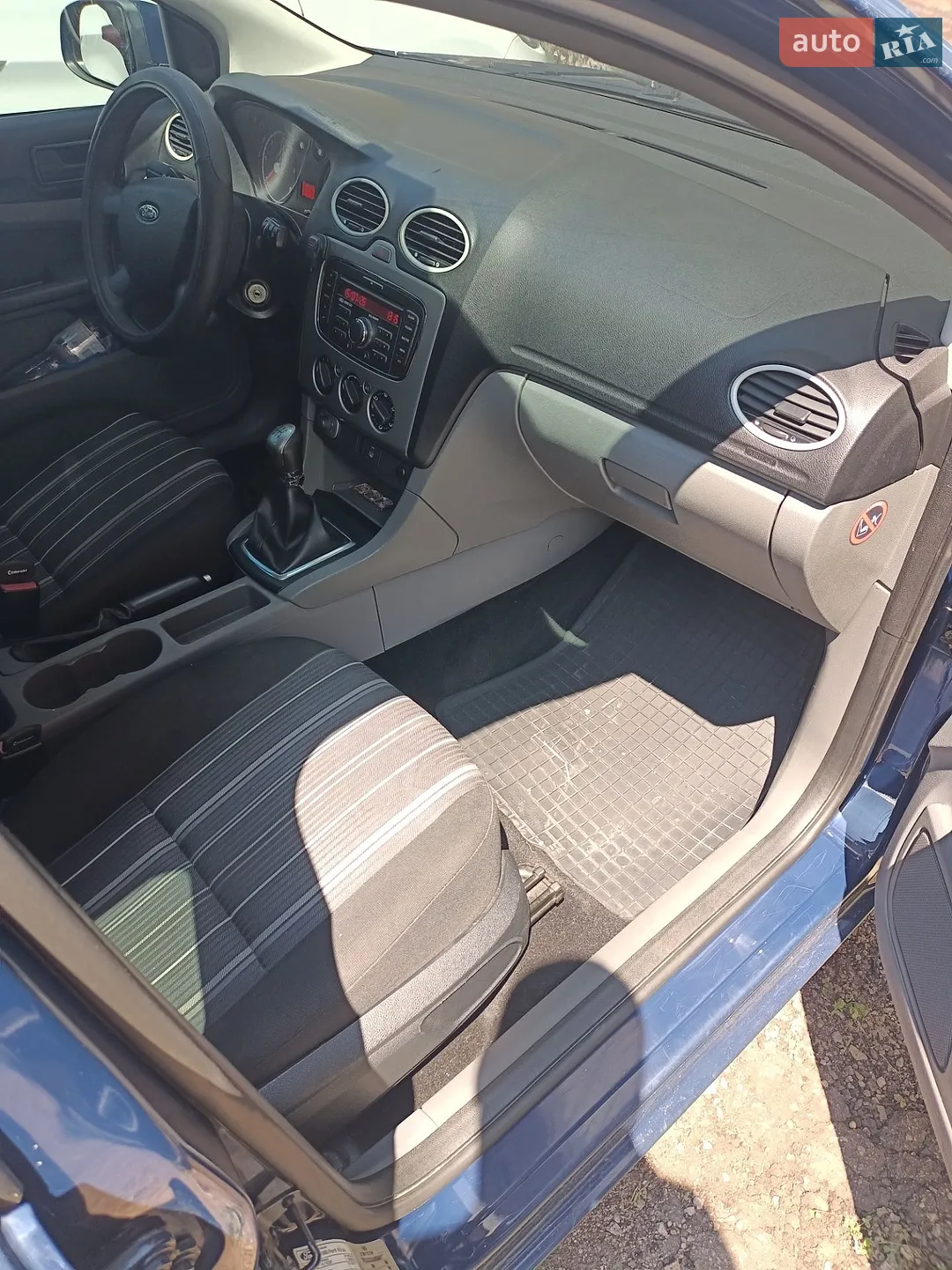 2010 Ford Focus - мініатюра 8