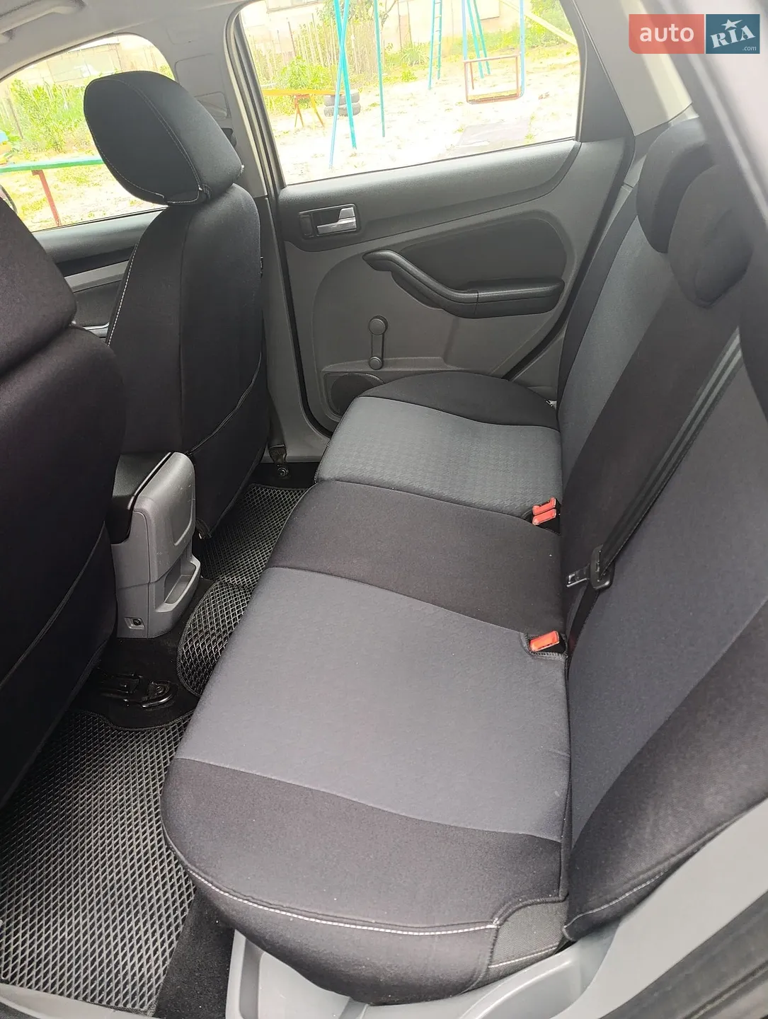 2010 Ford Focus - мініатюра 4