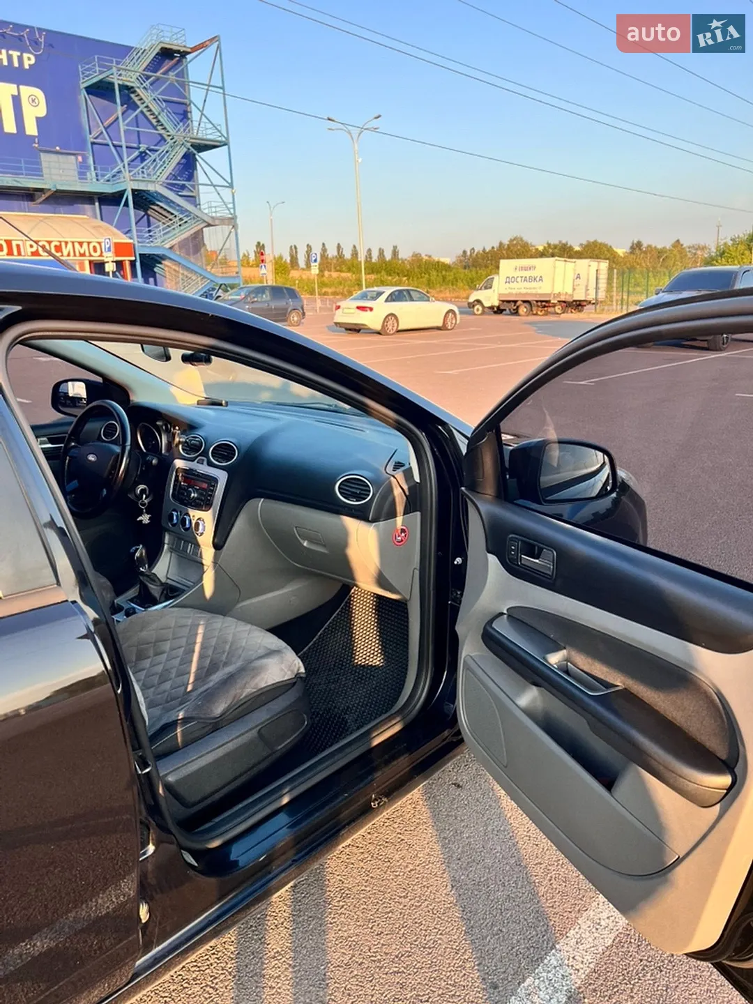 2010 Ford Focus - мініатюра 9