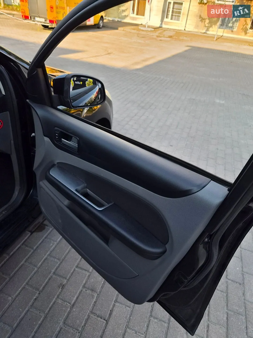 2010 Ford Focus - мініатюра 26