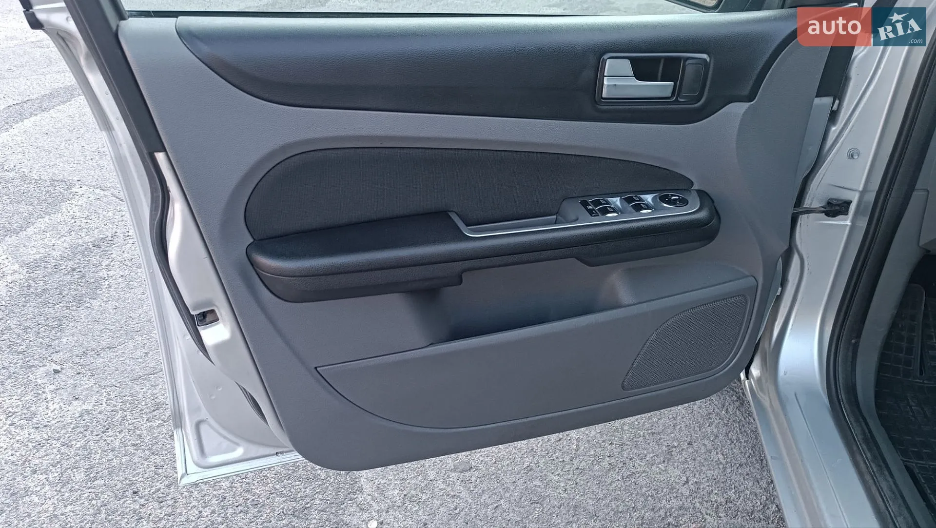 2010 Ford Focus - мініатюра 40