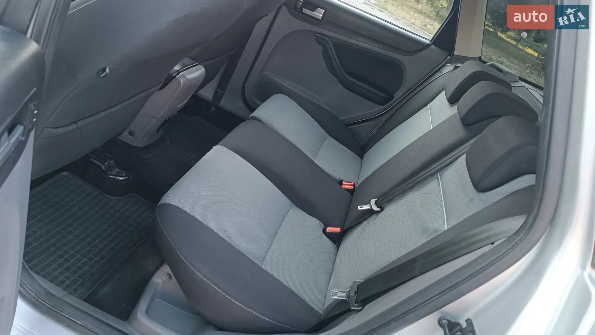 2010 Ford Focus - мініатюра 50