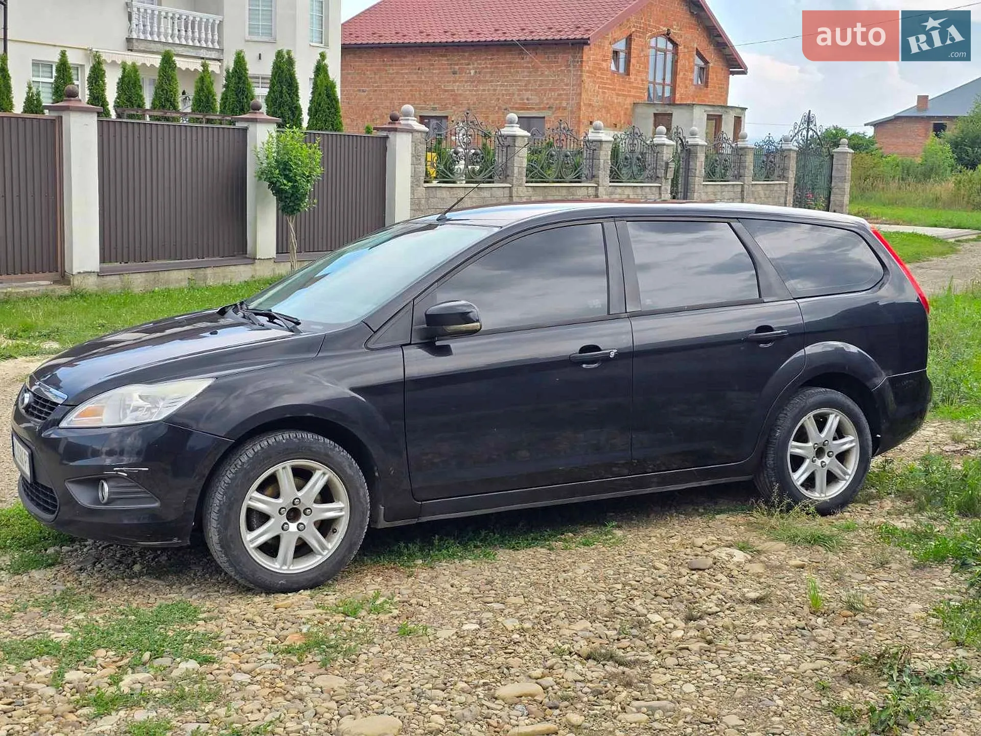 2010 Ford Focus - мініатюра 2