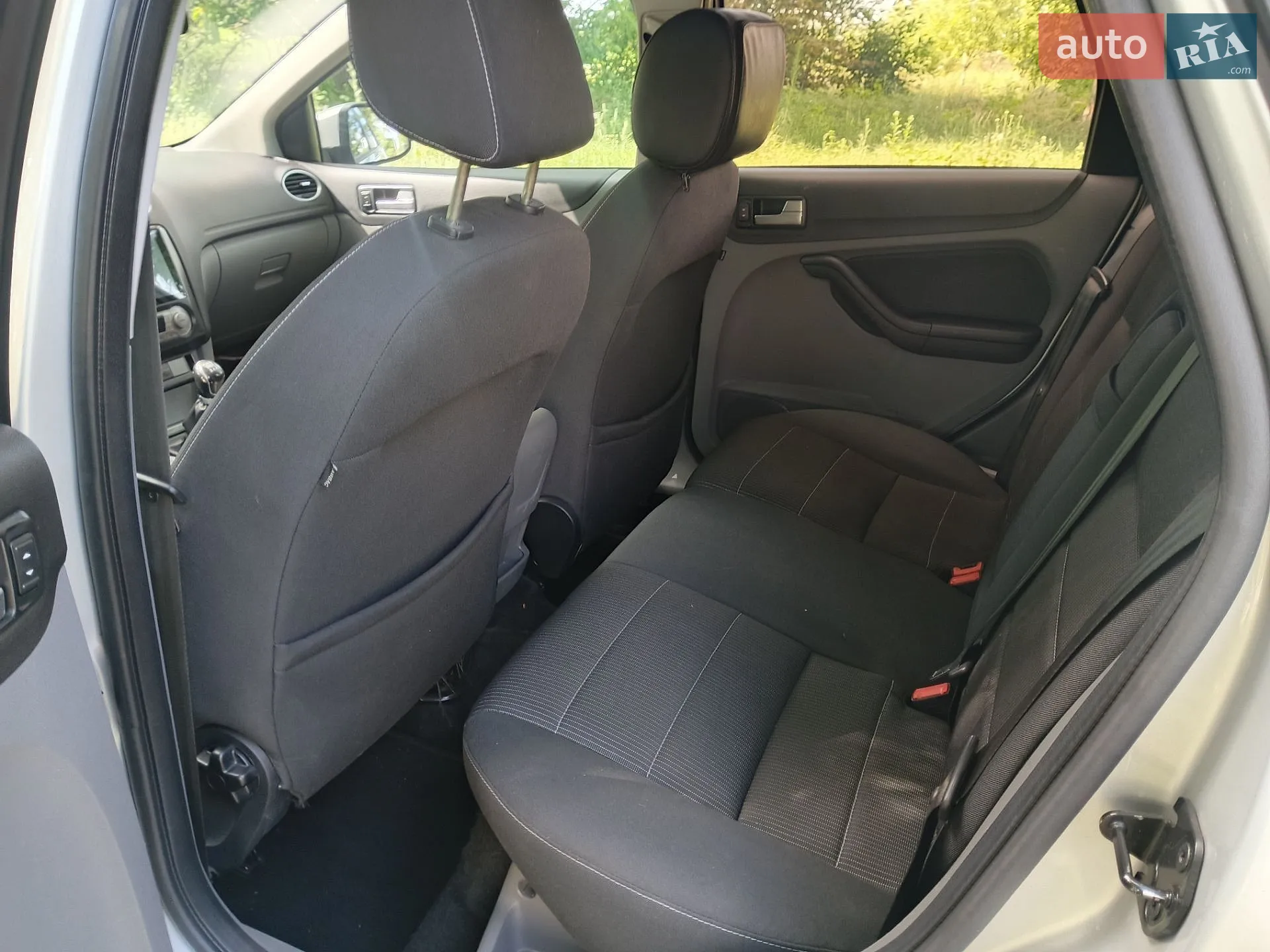 2010 Ford Focus - мініатюра 10