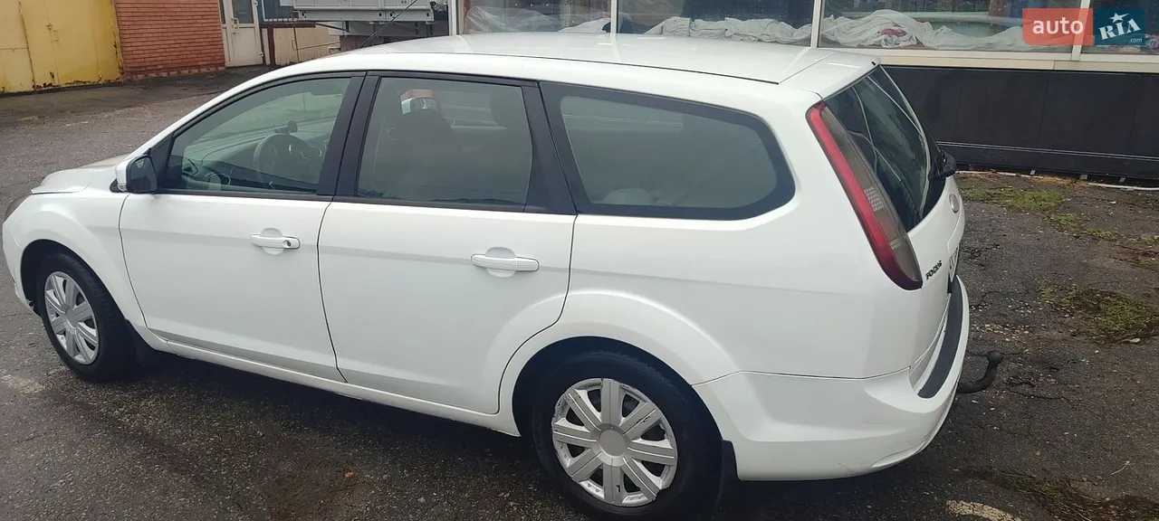 2010 Ford Focus - мініатюра 16