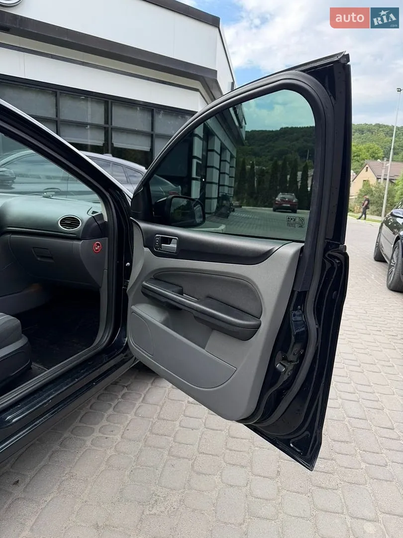 2010 Ford Focus - мініатюра 6