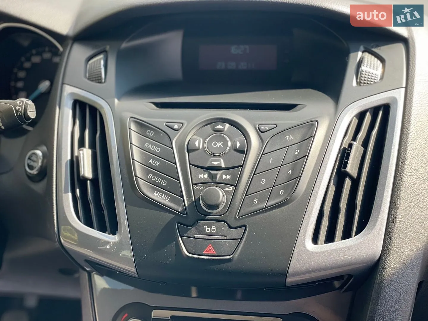 2011 Ford Focus - мініатюра 26