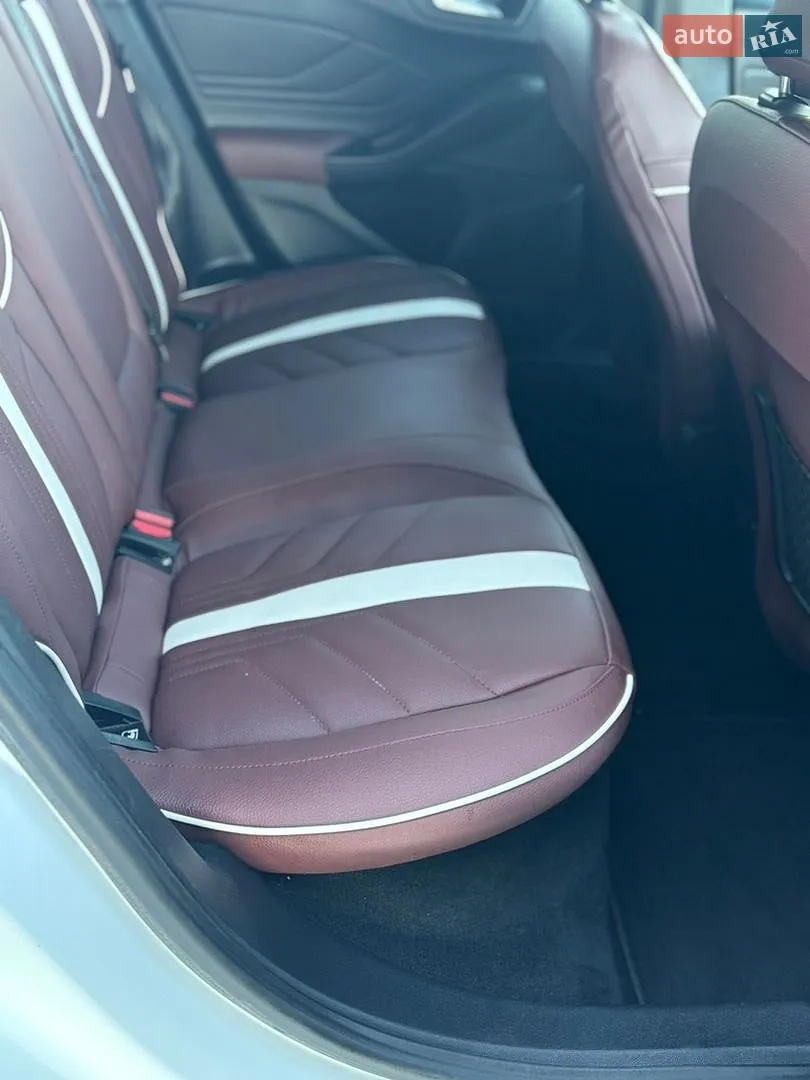 2018 Ford Focus - мініатюра 19