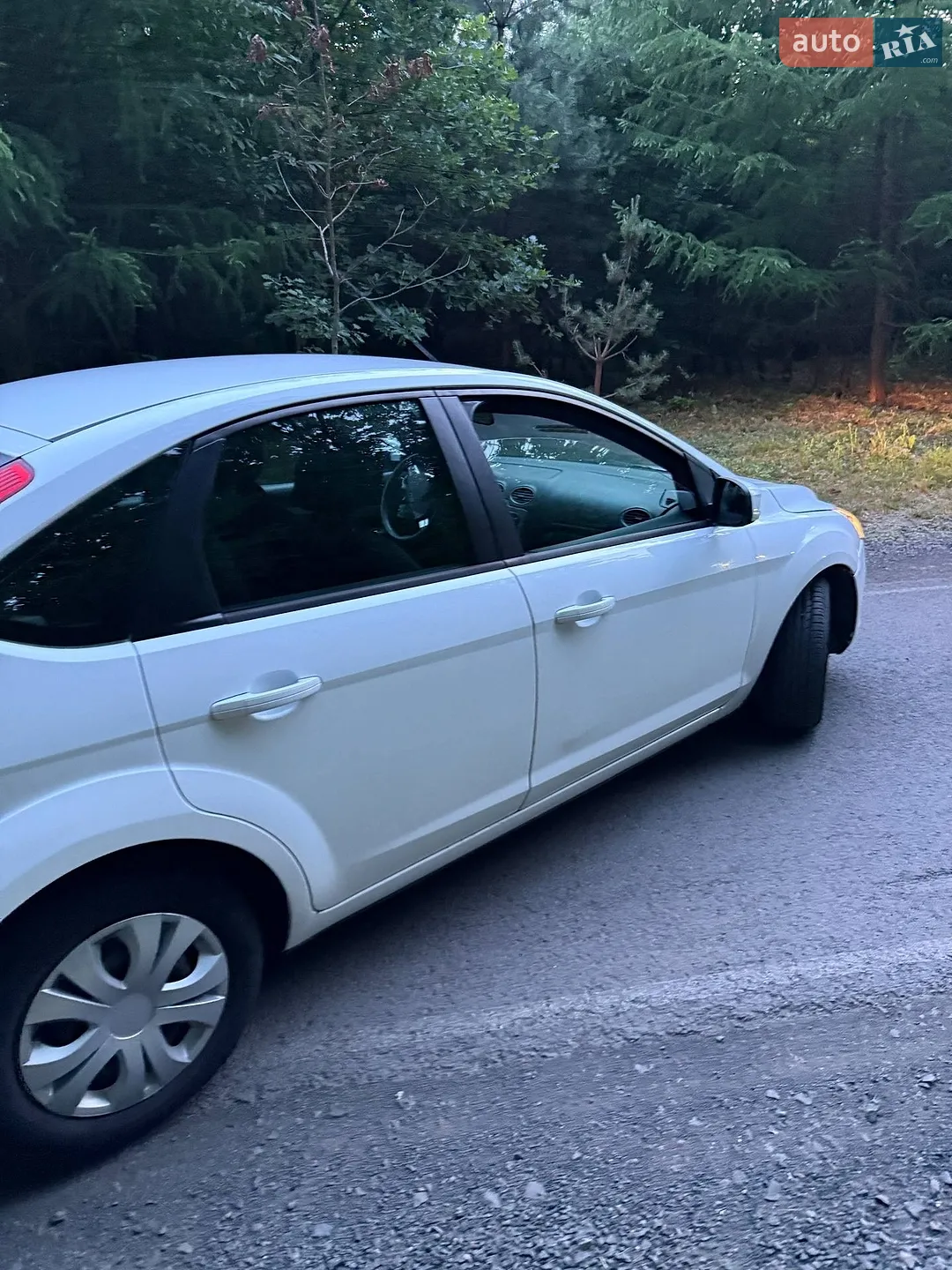 2010 Ford Focus - мініатюра 4