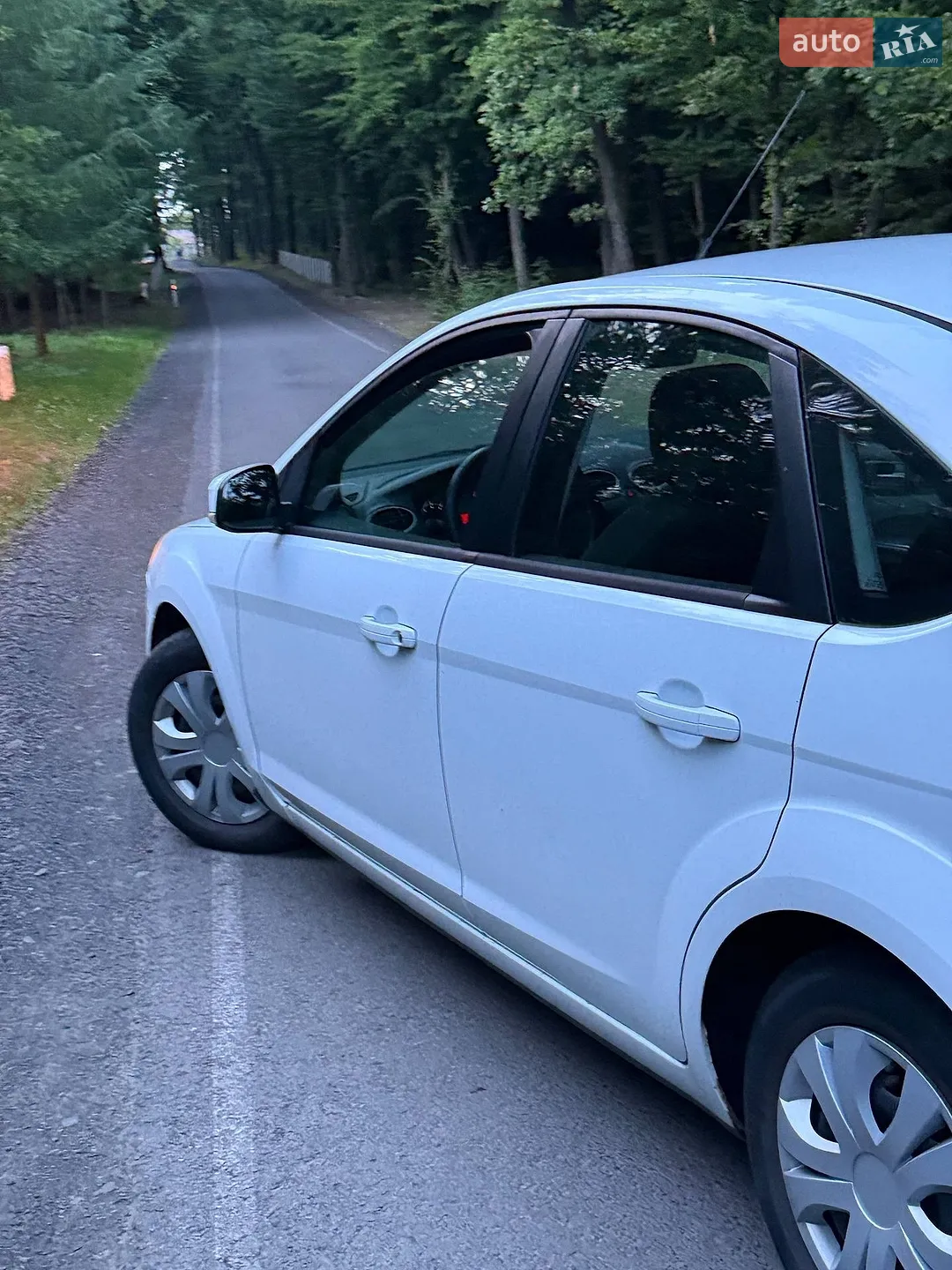 2010 Ford Focus - мініатюра 7