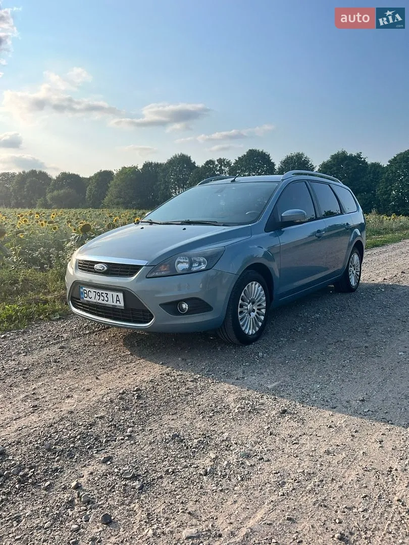 2010 Ford Focus - мініатюра 2