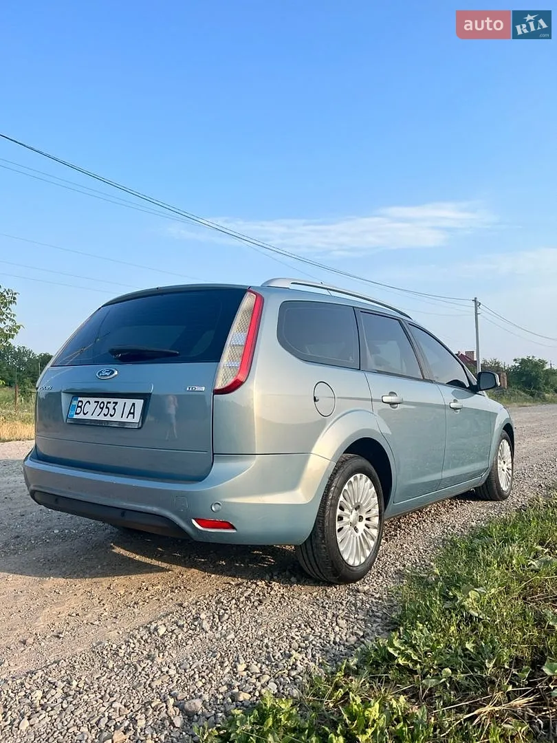 2010 Ford Focus - мініатюра 6