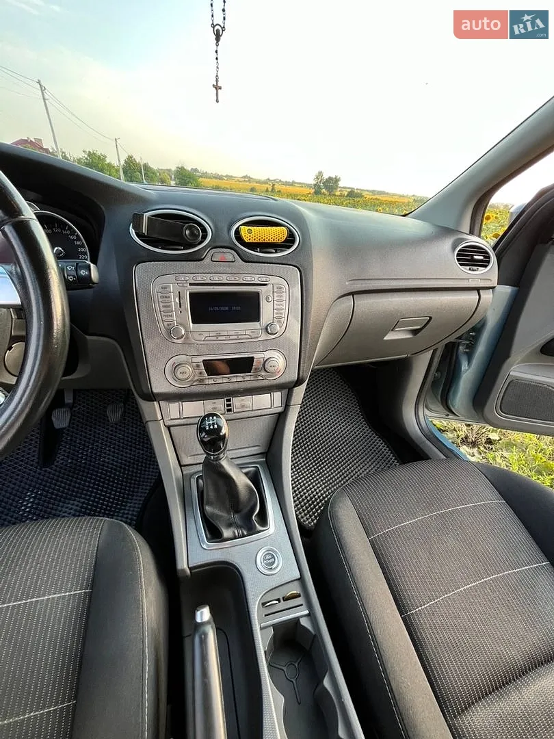 2010 Ford Focus - мініатюра 20