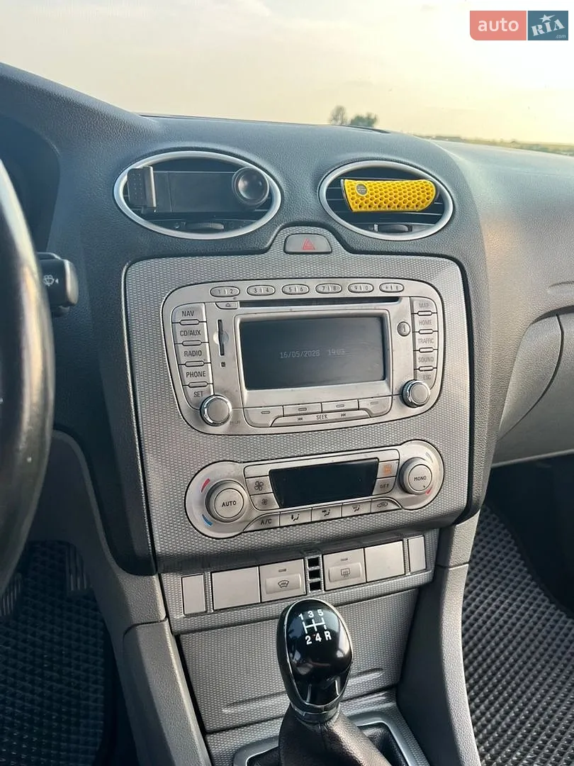 2010 Ford Focus - мініатюра 21