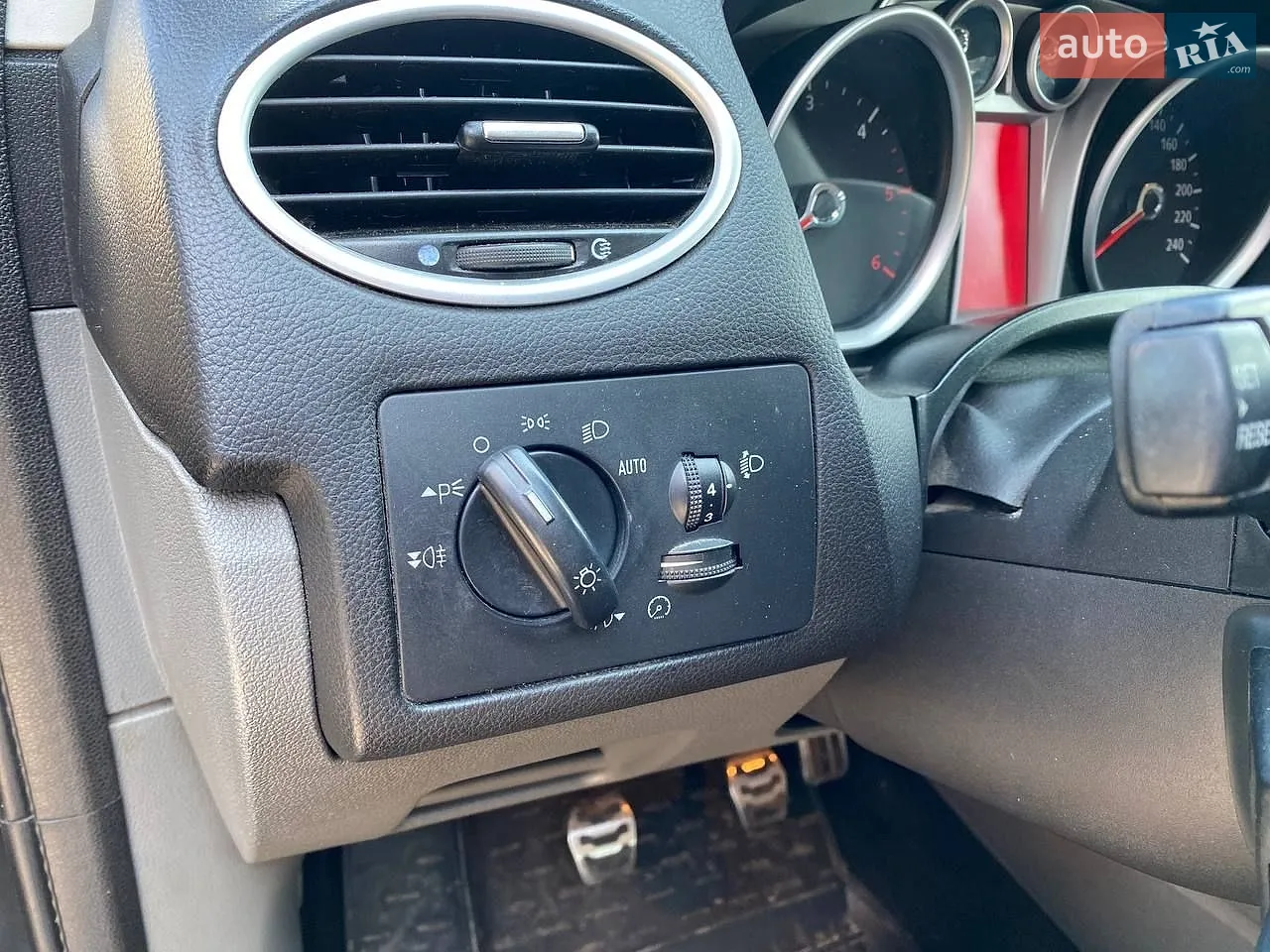 2010 Ford Focus - мініатюра 13