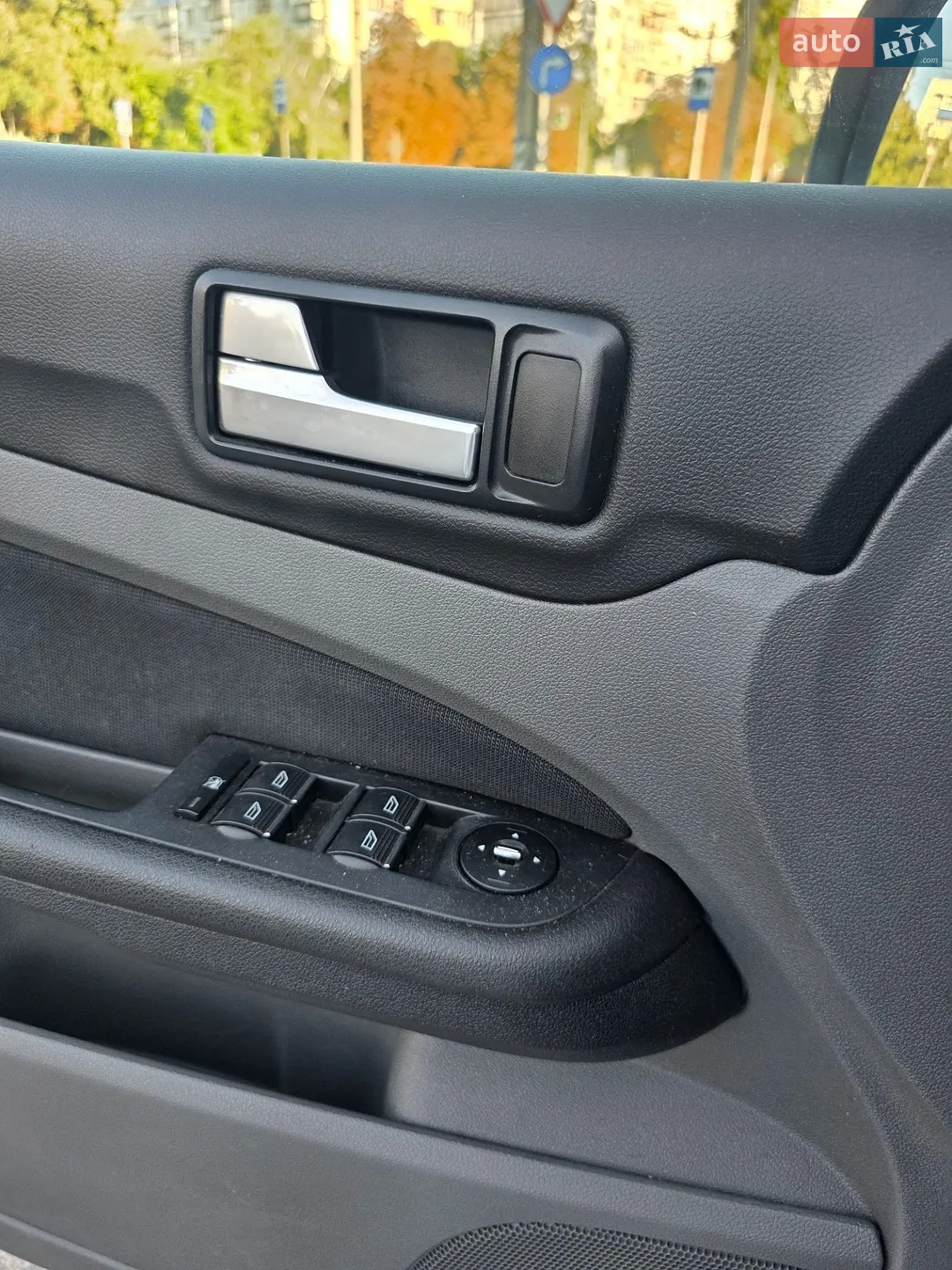 2010 Ford Focus - мініатюра 20