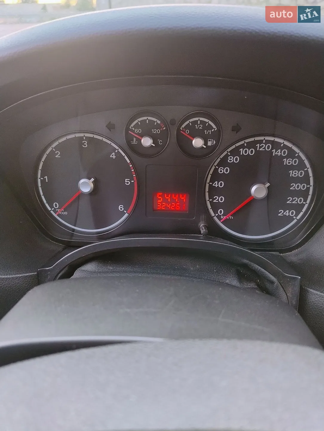 2010 Ford Focus - мініатюра 2