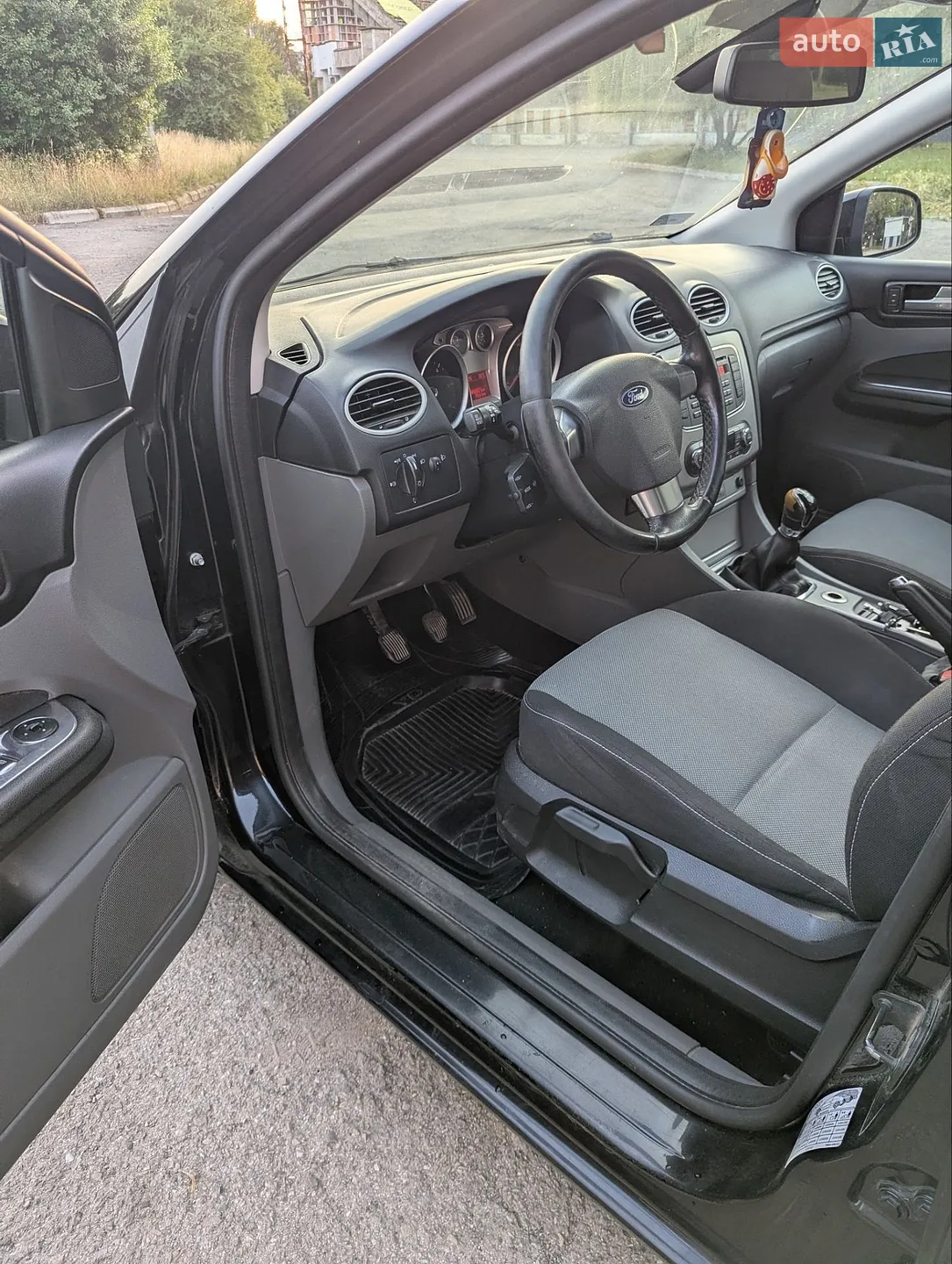 2010 Ford Focus - мініатюра 30