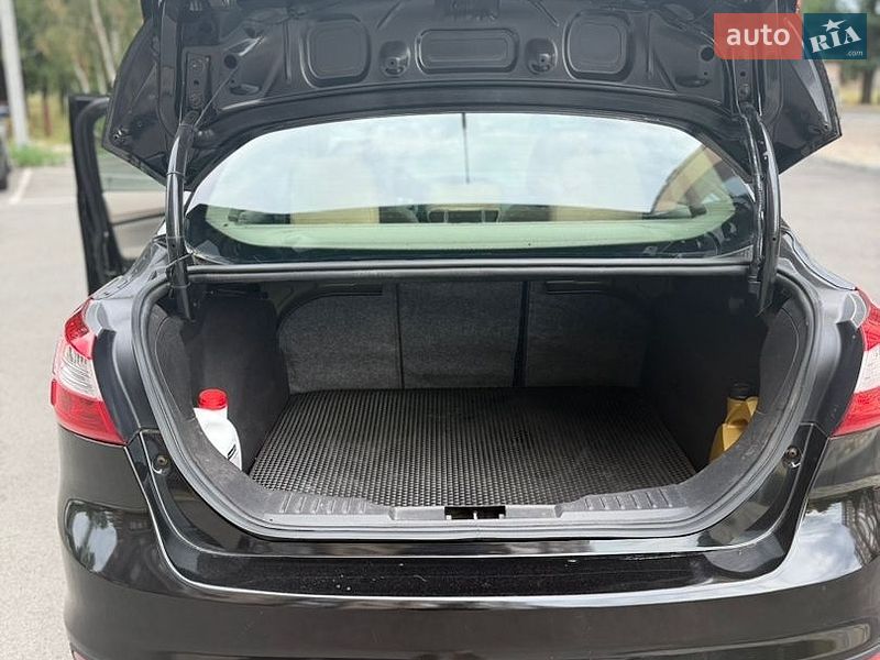 Седан Ford Focus 2014 в Чернигове фото 24 Седан Ford Focus 2014 в Чернигове