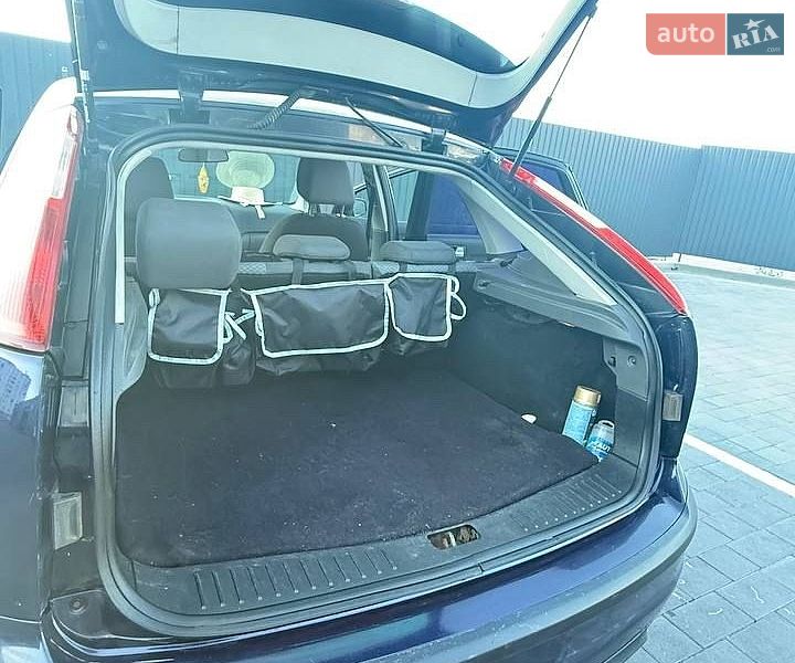 Хетчбек Ford Focus 2006 в Шептицькому