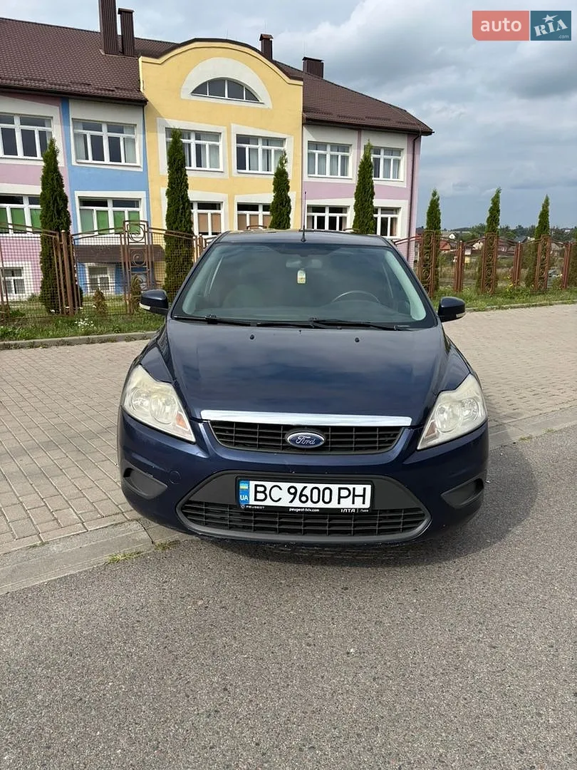 2010 Ford Focus - мініатюра 2