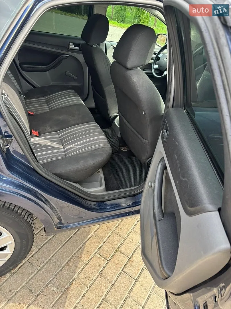 2010 Ford Focus - мініатюра 18
