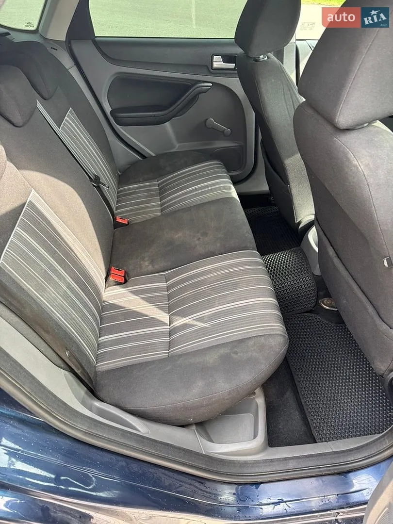 2010 Ford Focus - мініатюра 19
