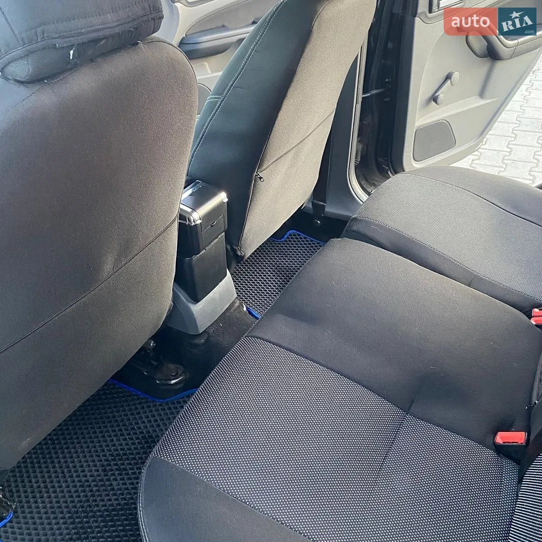 2010 Ford Focus - мініатюра 10