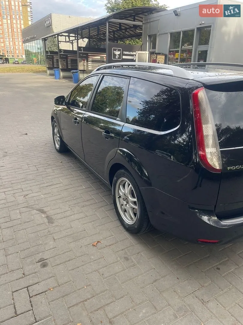 2010 Ford Focus - мініатюра 4