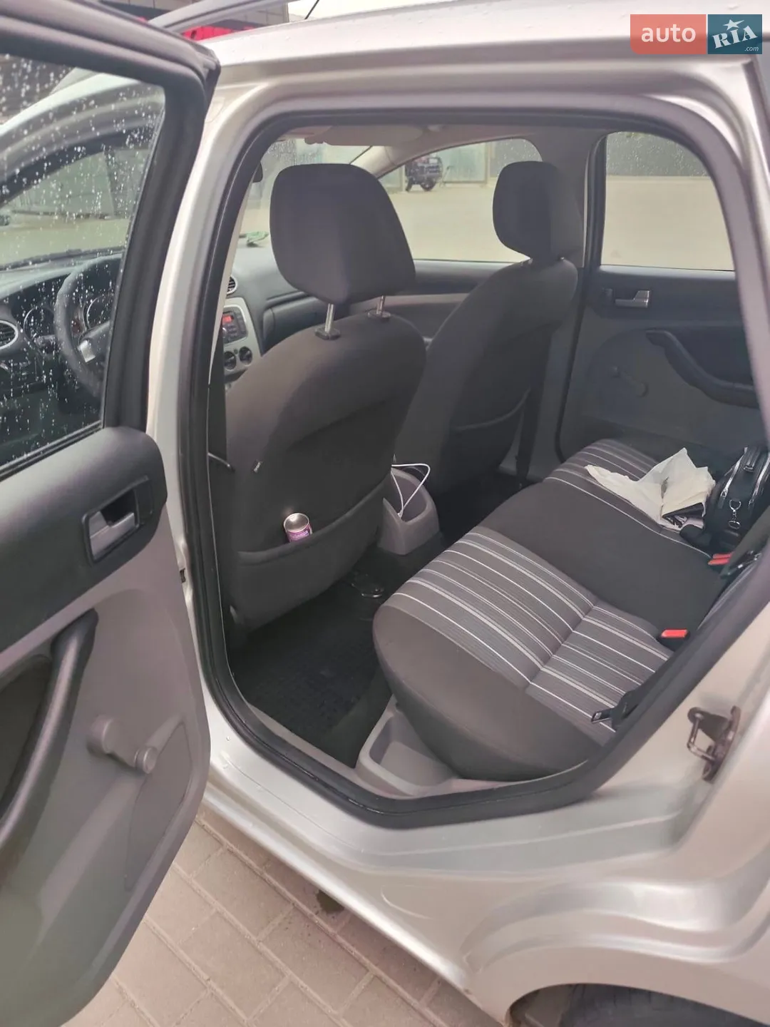 2010 Ford Focus - мініатюра 2