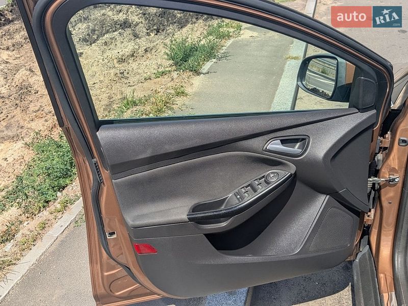 Хэтчбек Ford Focus 2013 в Киеве фото 13 Хэтчбек Ford Focus 2013 в Киеве