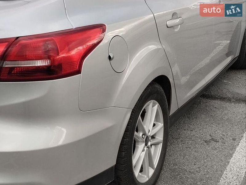 Седан Ford Focus 2017 в Ужгороді