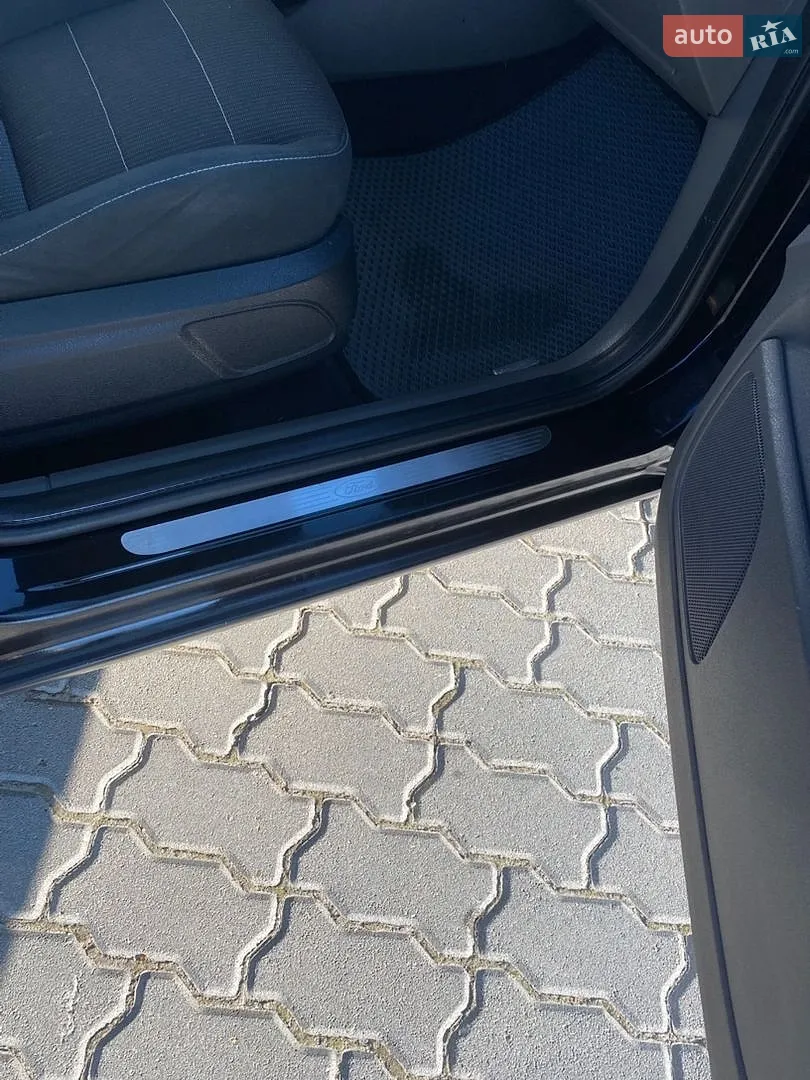 2010 Ford Focus - мініатюра 10