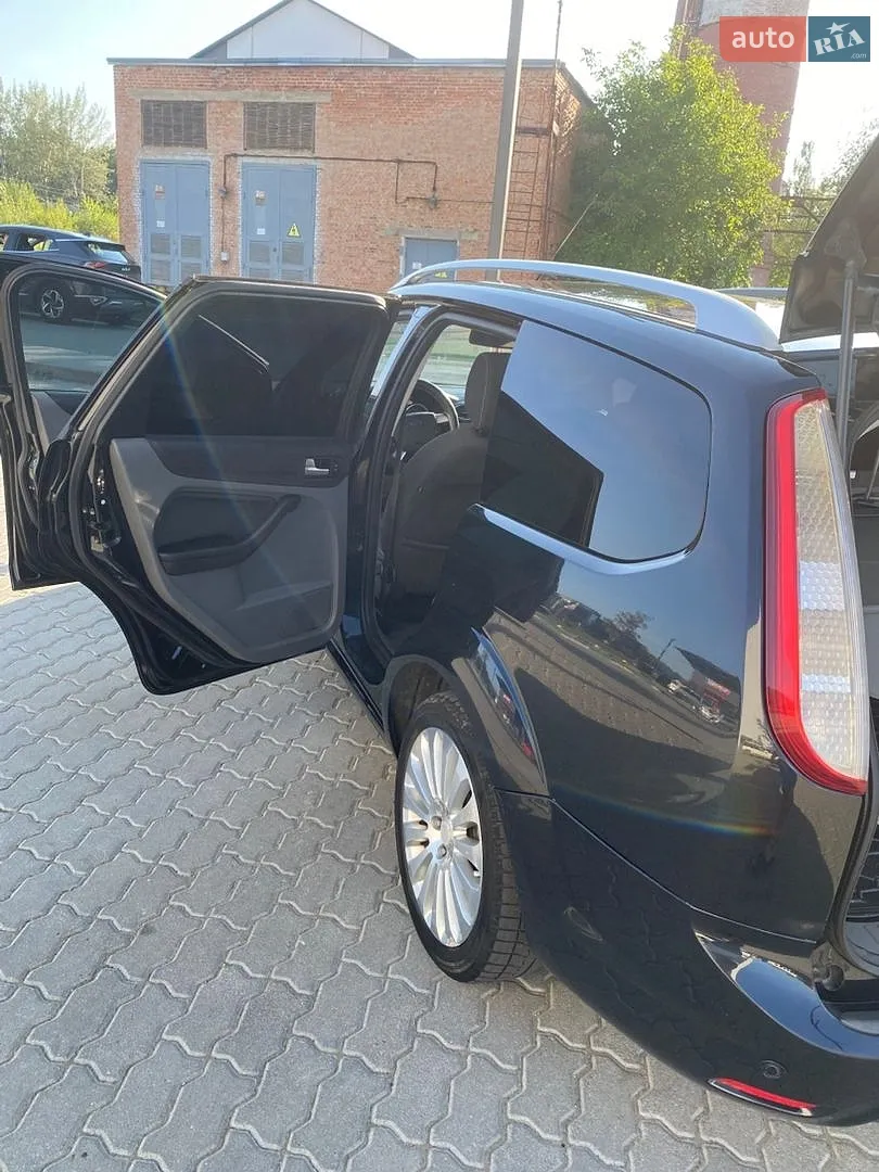 2010 Ford Focus - мініатюра 5