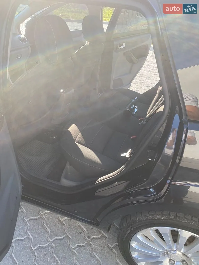 2010 Ford Focus - мініатюра 14